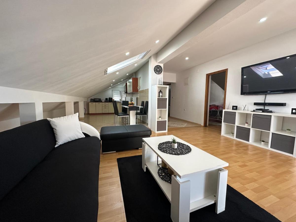 M&M Lägenhet Zadar Exteriör bild